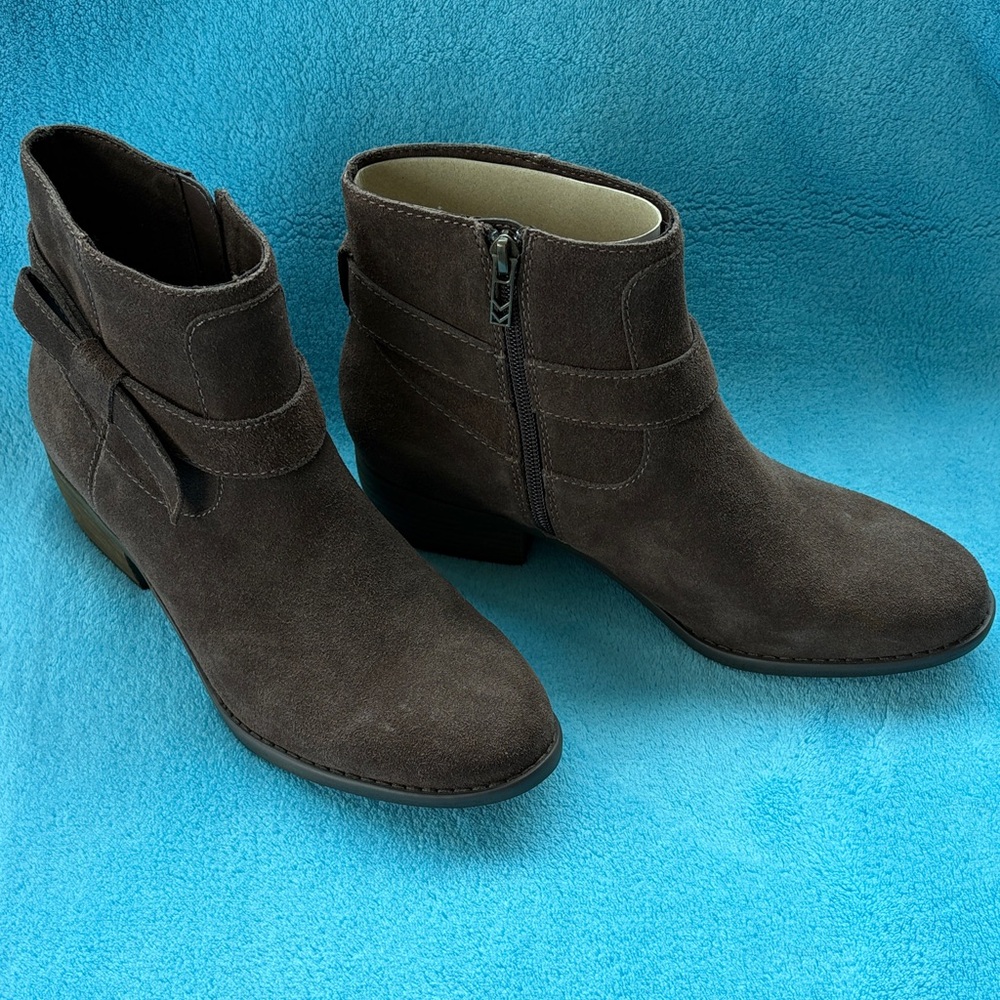 Skechers Water-Repellent Suede Brown Ankle Boots - Westernville - NWOB - 10